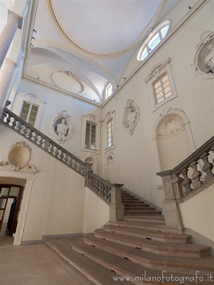 Milano - Ala sinistra dello Scalone d'onore dei Chiostri di San Simpliciano